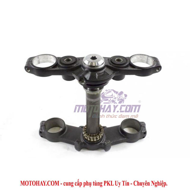 chang-ba-tren-duoi-z900